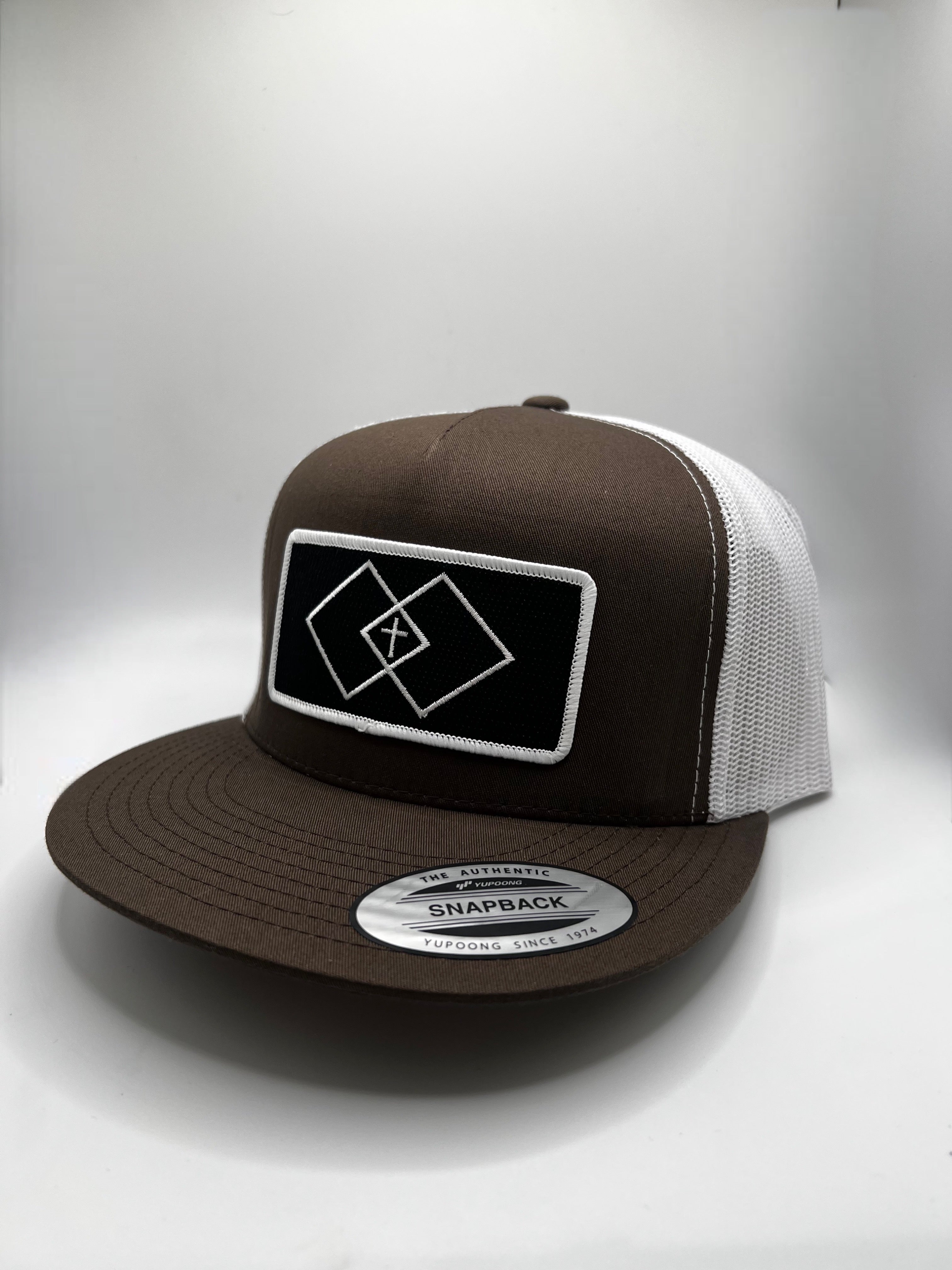Brown with white mesh FLATBILL - brand patch